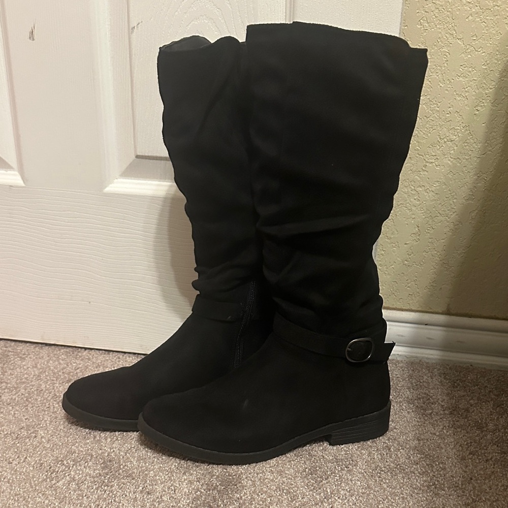 Elegant Black Heeled Boots for Women